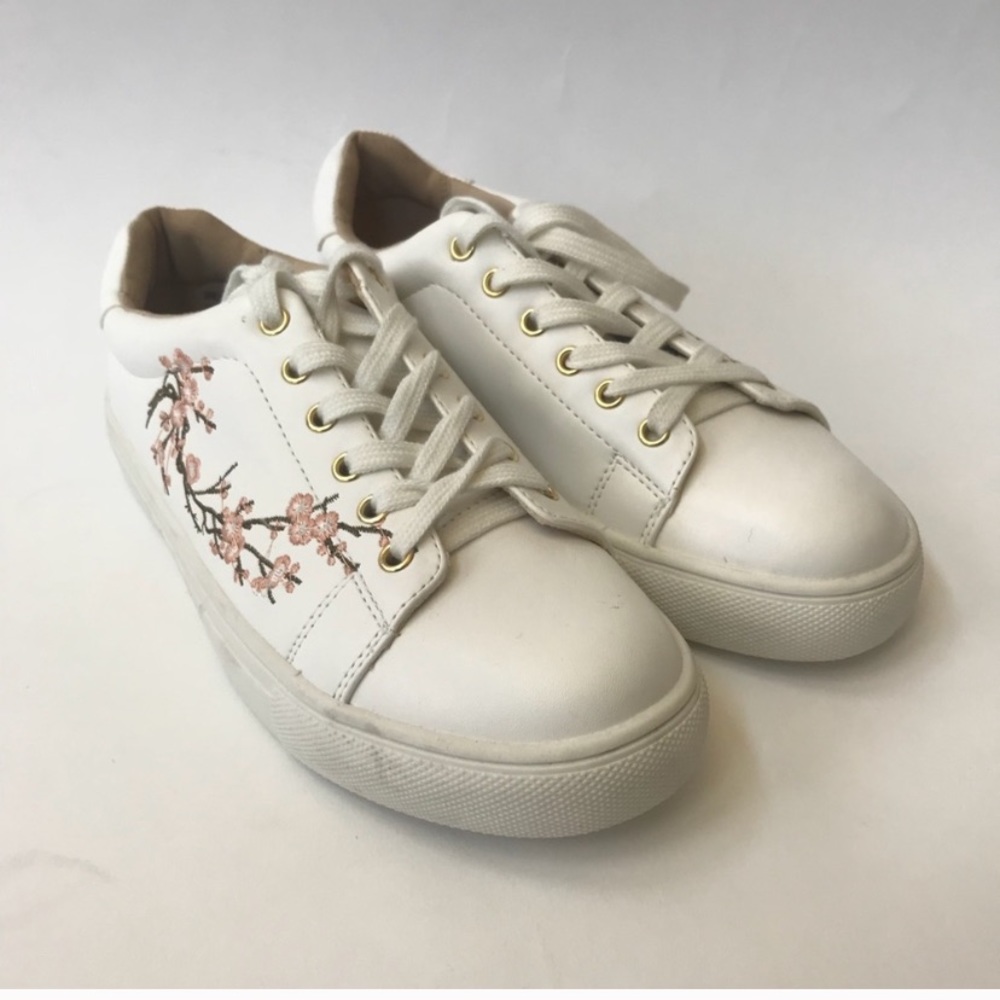 Nanette Lepore Winona Blossom Lace Up Sneaker